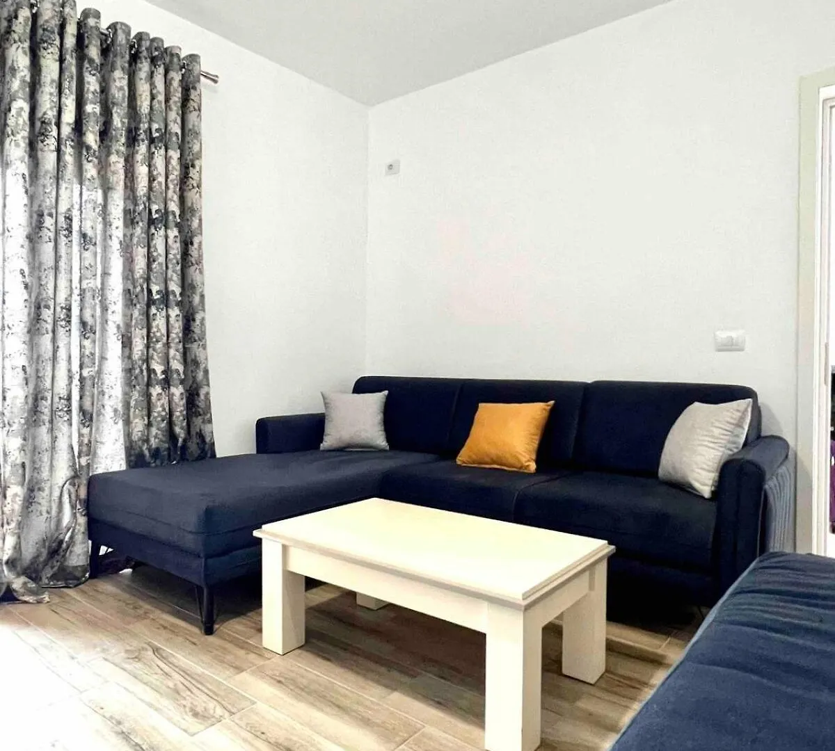 Rose Apartments كساميل