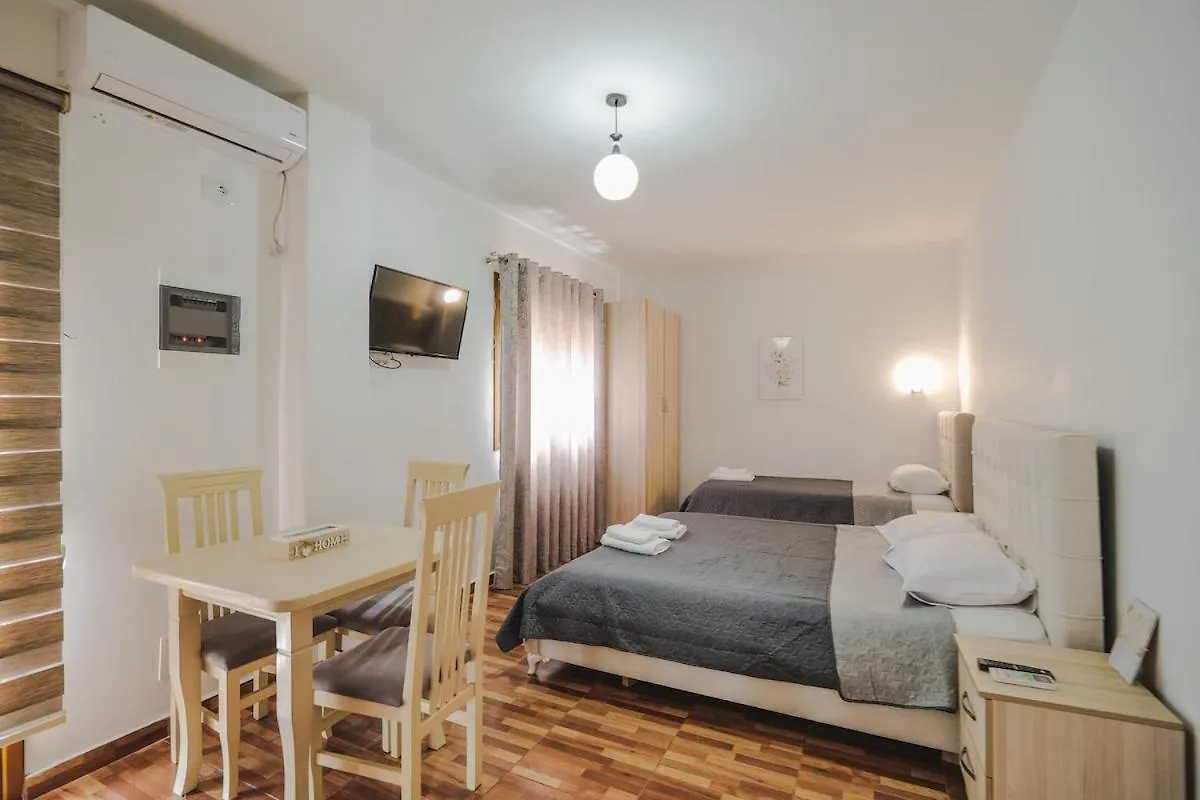 Rosaldo Apartments Ksamil