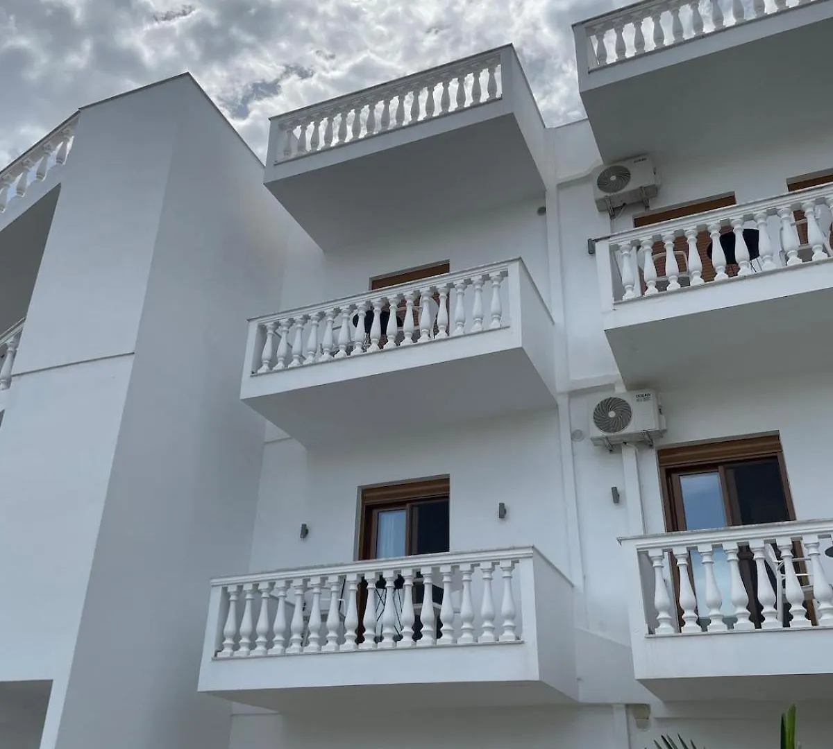 Rosaldo Apartments Ksamil