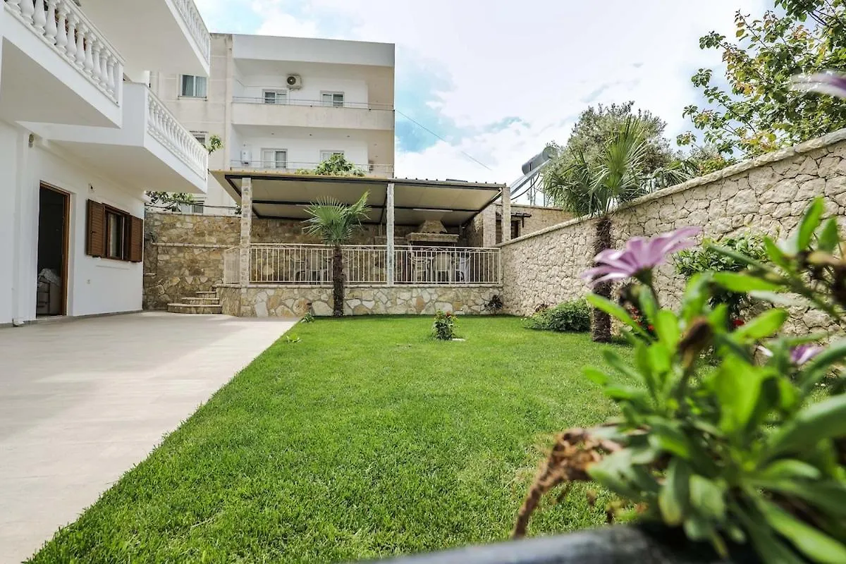 Rosaldo Apartments Ksamil
